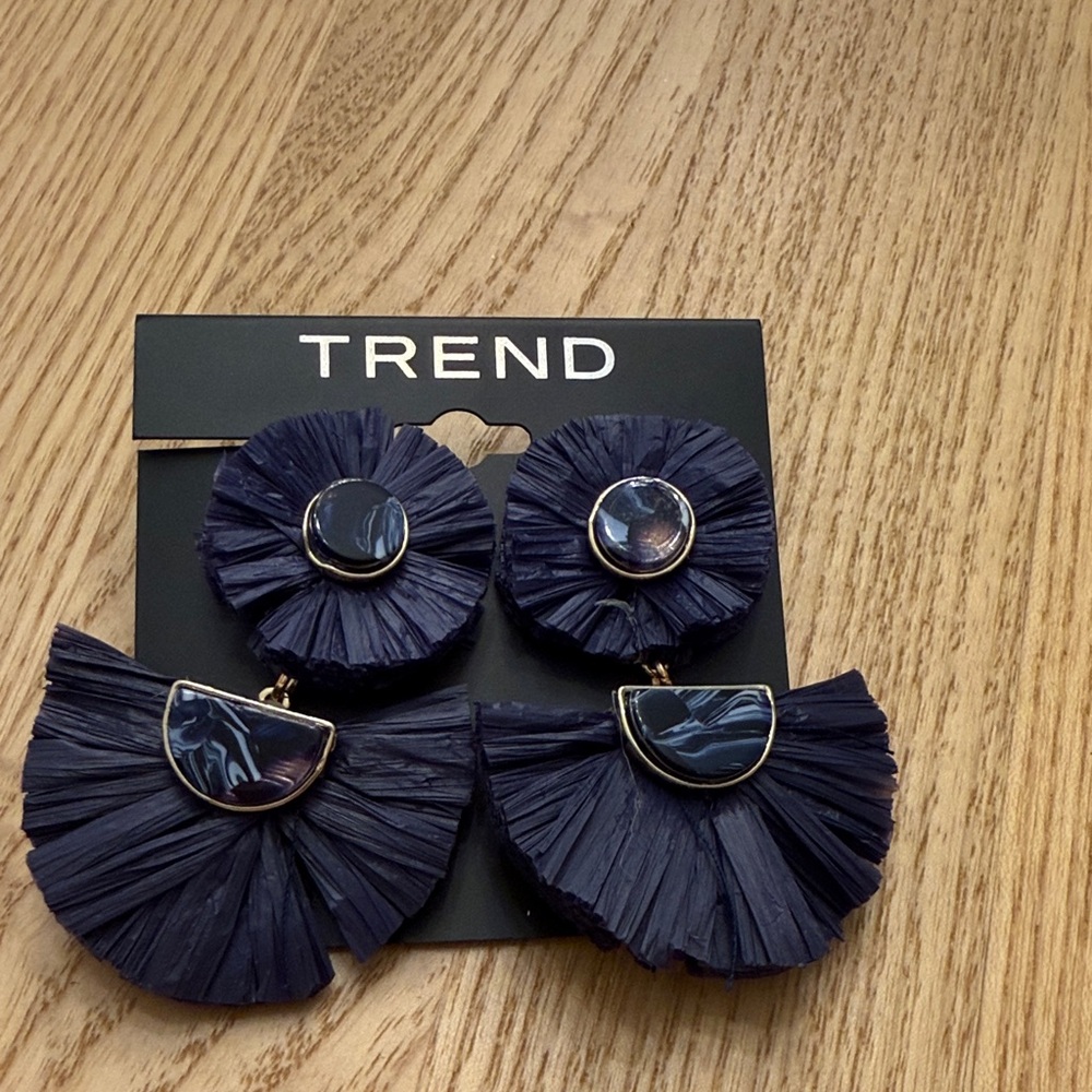 Kohl's Navy Raffia Fan Statement Earrings with Marbled Accents